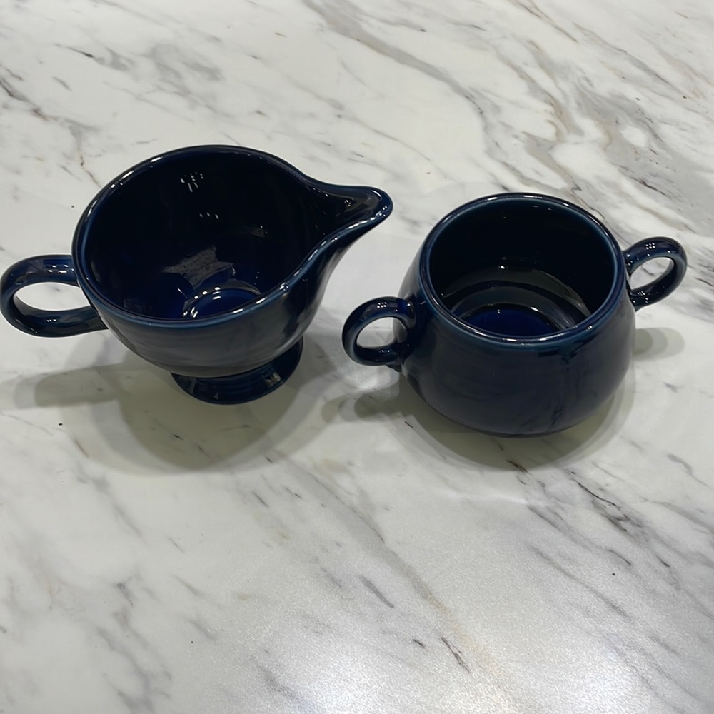 Fiesta colbalt sugar and creamer set